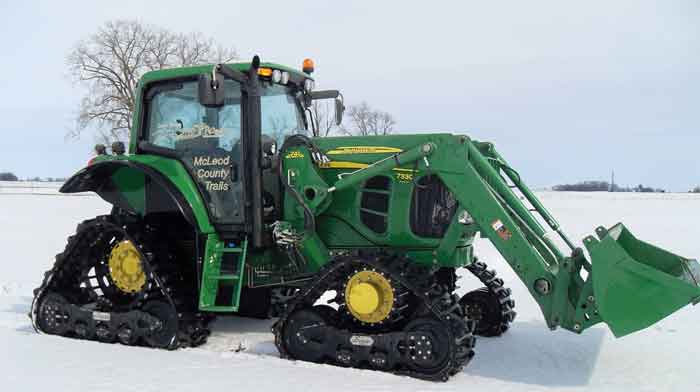 John Deere 7330 Groomer